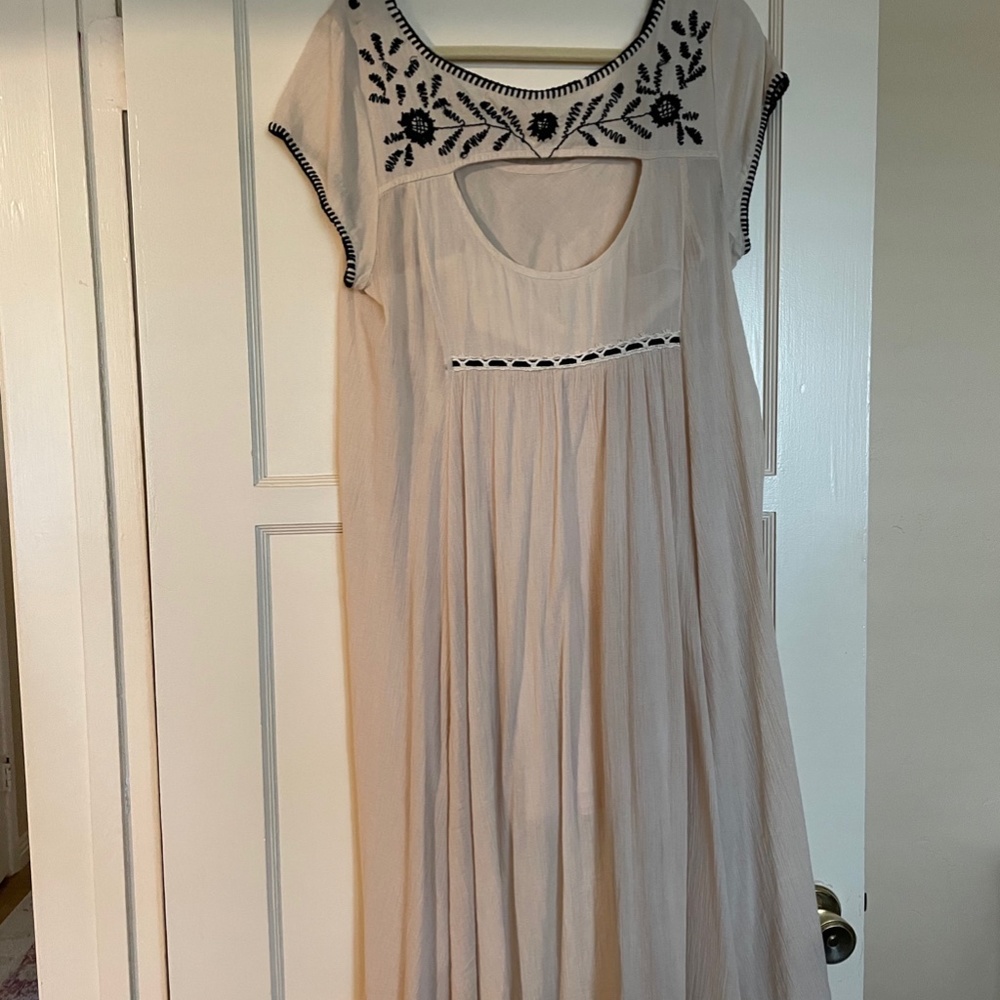 Dress - Picture 2 of 2
